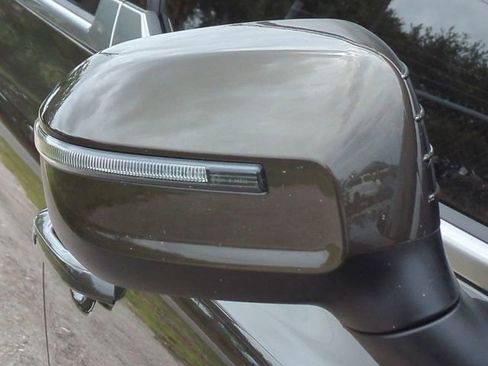 Used 2023 Kia Telluride EX w/ EX Captain's Chair Package AWD/4WD image 12