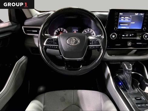 Certified 2021 Toyota Highlander LE AWD/4WD image 6