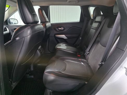 Used 2018 Jeep Cherokee Trailhawk w/ Cold Weather Group AWD/4WD image 11