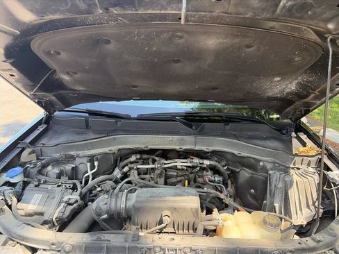 Used 2022 Ford Explorer XLT w/ Equipment Group 202A AWD/4WD image 10