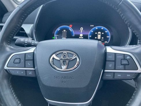Used 2023 Toyota Highlander Platinum AWD/4WD image 21