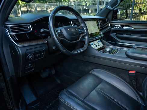 Used 2022 Jeep Grand Wagoneer Series I w/ Rear Seat Video Group 1 AWD/4WD image 10