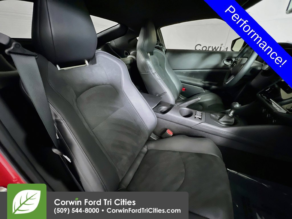 Used 2025 Nissan Z Performance w/ Floor Mat Package RWD image 16