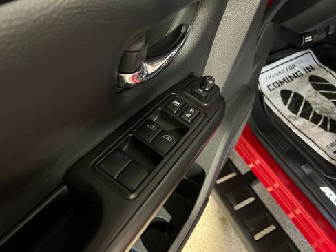 Used 2023 Nissan Titan PRO-4X w/ Pro-4x Convenience Package image 11