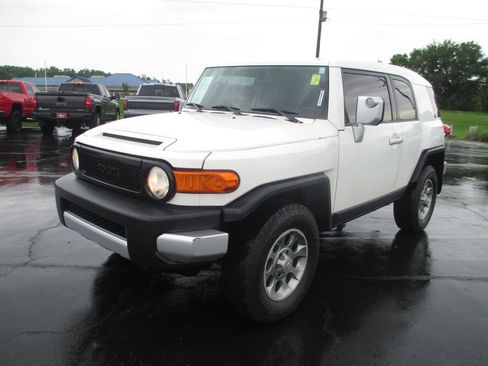 Used 2011 Toyota FJ Cruiser 4WD w/ Convenience Pkg image 11