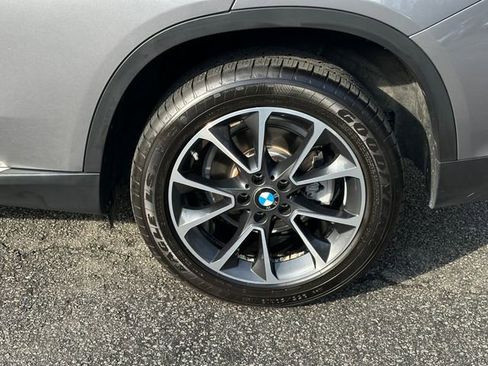 Used 2016 BMW X5 xDrive40e image 11