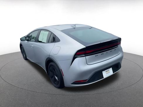 Used 2025 Toyota Prius LE image 11