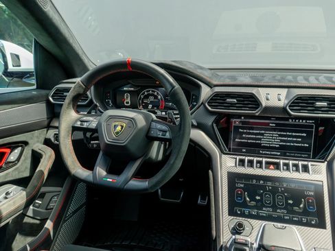 Used 2023 Lamborghini Urus Performante AWD/4WD image 60