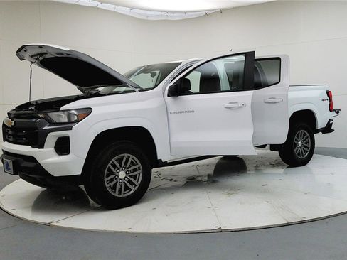 Used 2023 Chevrolet Colorado LT image 10