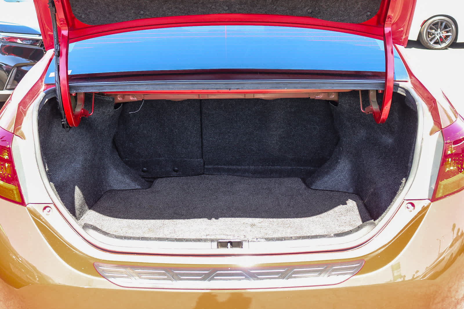 Used 2019 Toyota Corolla SE w/ Carpet Mat Package (TMS) FWD image 21