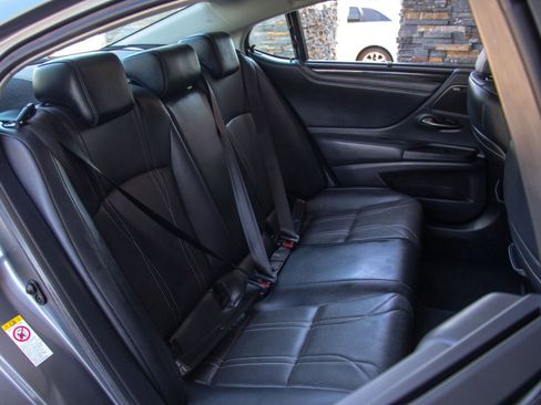 Used 2019 Lexus ES 350 Ultra Luxury image 23