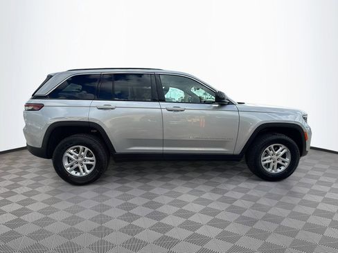 New 2025 Jeep Grand Cherokee Laredo w/ Luxury Tech Group I RWD image 8