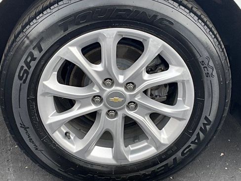 Used 2021 Chevrolet Equinox LT image 9