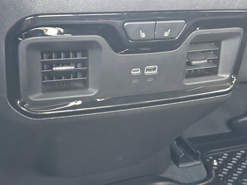 Used 2024 GMC Sierra 1500 AT4 w/ Technology Package image 32