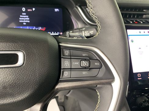 Used 2023 Jeep Grand Cherokee L Limited w/ Rear Seat Video Group I AWD/4WD image 19