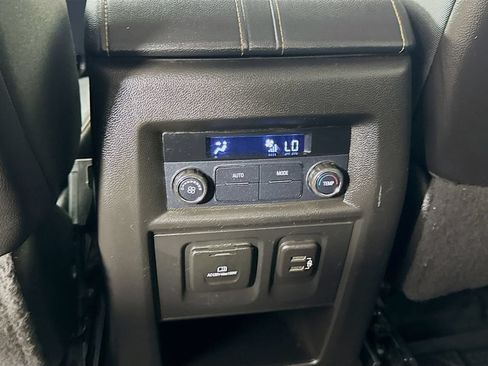 Used 2020 Chevrolet Traverse RS FWD image 30