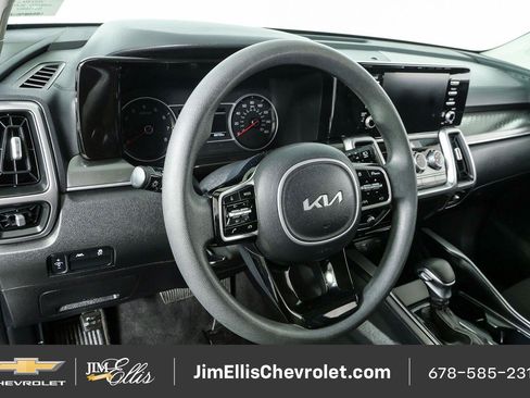 Used 2022 Kia Sorento LX AWD/4WD image 4