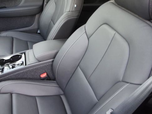 New 2026 Volvo XC40 B5 Plus w/ Protection Package Premier image 18