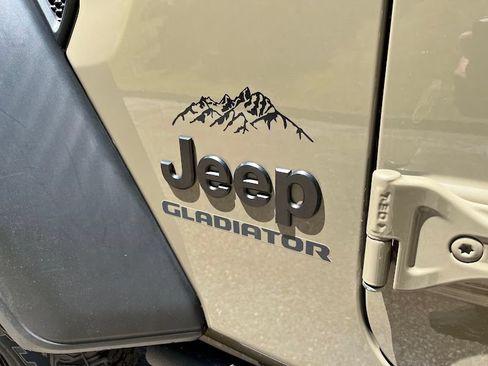 Used 2020 Jeep Gladiator Sport w/ Quick Order Package 24S AWD/4WD image 51