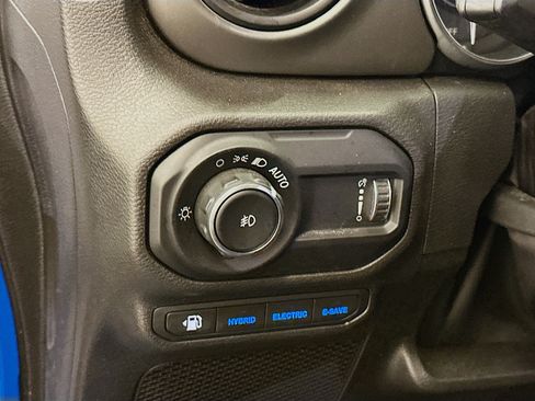 Used 2023 Jeep Wrangler Unlimited w/ Cold Weather Group AWD/4WD image 17