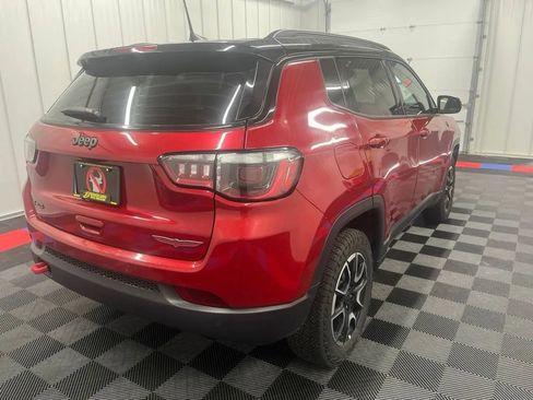 Used 2025 Jeep Compass Trailhawk AWD/4WD image 3