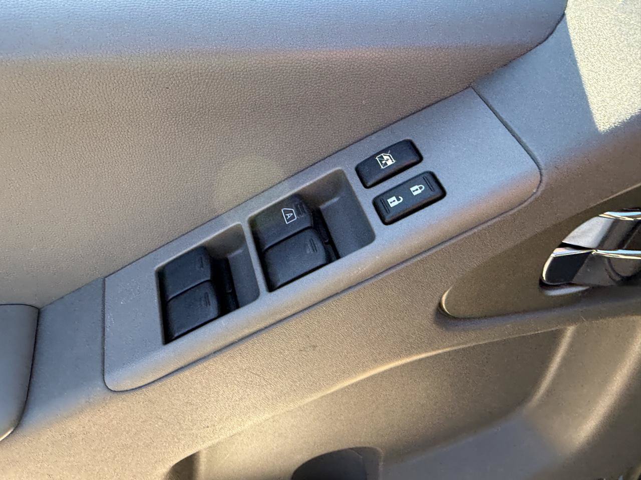 Used 2020 Nissan Frontier SV RWD image 11