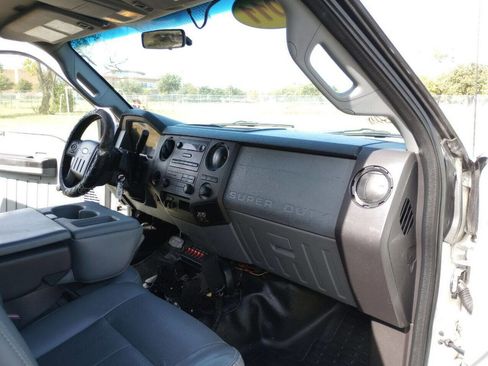 Used 2011 Ford F350 XL w/ Camper Pkg image 28