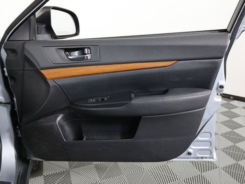 Used 2013 Subaru Outback 2.5i Limited w/ Moonroof Pkg image 25
