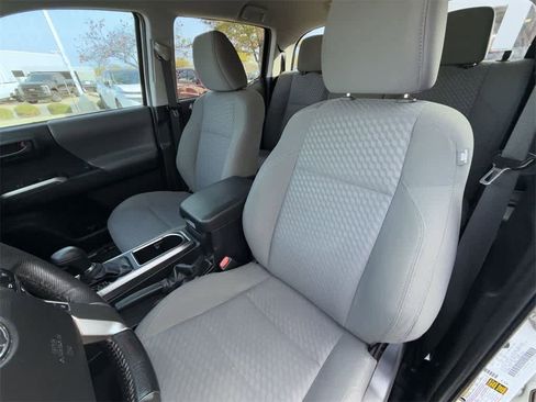 Used 2022 Toyota Tacoma SR5 w/ Technology Package image 11