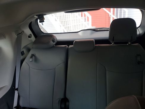 Certified 2024 Toyota Sienna Limited image 11