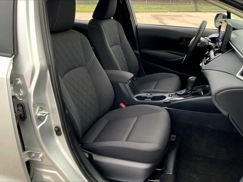 Used 2023 Toyota Corolla LE FWD image 9
