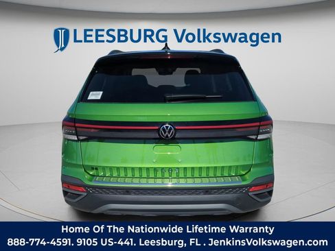 New 2026 Volkswagen Taos SE image 7
