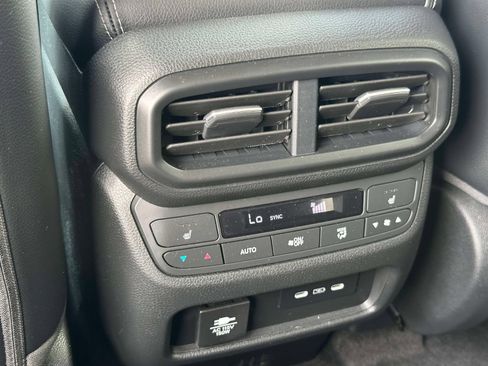 Used 2025 Honda Pilot Elite image 15