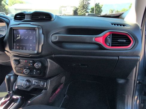 Certified 2023 Jeep Renegade Trailhawk AWD/4WD image 23
