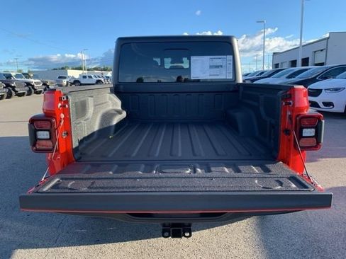 New 2025 Jeep Gladiator Rubicon image 23