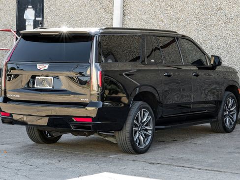Used 2022 Cadillac Escalade ESV Sport w/ Touring Package AWD/4WD image 11