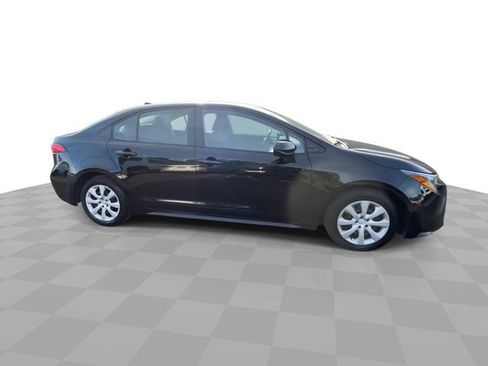 Used 2024 Toyota Corolla LE FWD image 3
