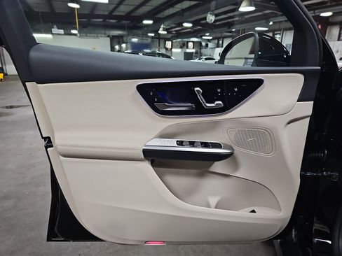 Used 2026 Mercedes-Benz GLC 300 4MATIC image 27