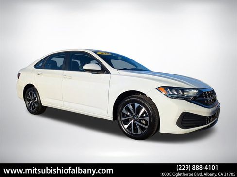 Used 2024 Volkswagen Jetta S image 1