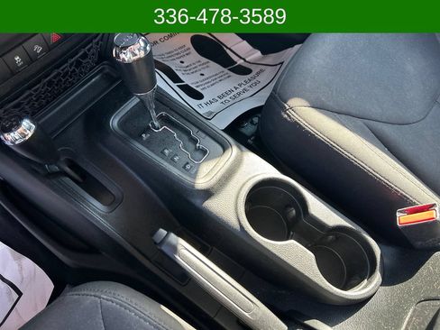 Used 2018 Jeep Wrangler Unlimited Sport w/ Connectivity Group AWD/4WD image 22