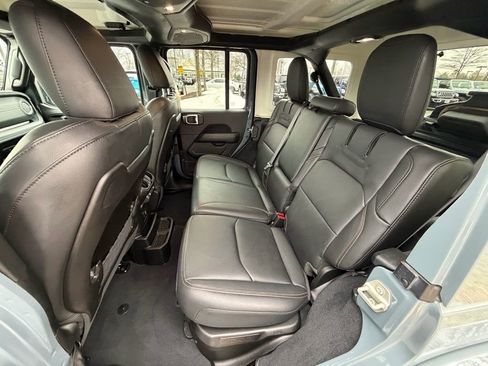 Used 2024 Jeep Wrangler Unlimited Sahara w/ Dual Top Group image 19