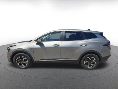 Used 2025 Kia Sportage LX FWD image 9