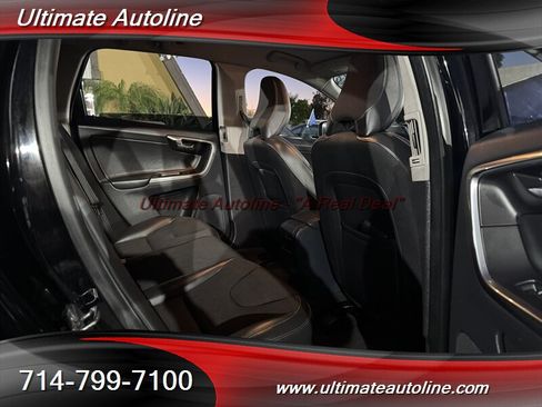 Used 2016 Volvo XC60 T5 w/ Proximity Package image 37