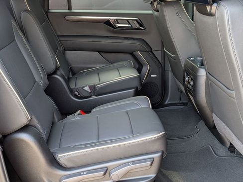 New 2026 Chevrolet Suburban Premier RWD image 23