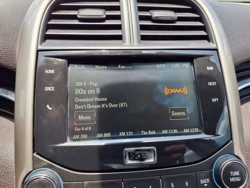 Used 2015 Chevrolet Malibu LT w/ Leather Package FWD image 6