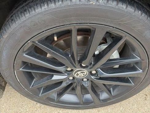 Used 2023 Toyota Camry XSE FWD image 5
