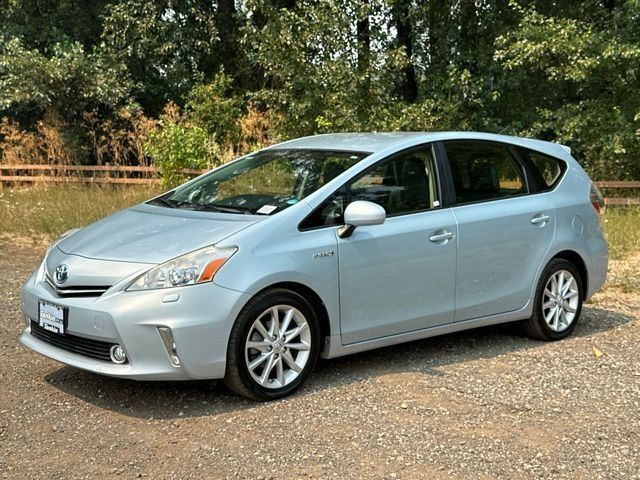 Used 2012 Toyota Prius V Five FWD image 4