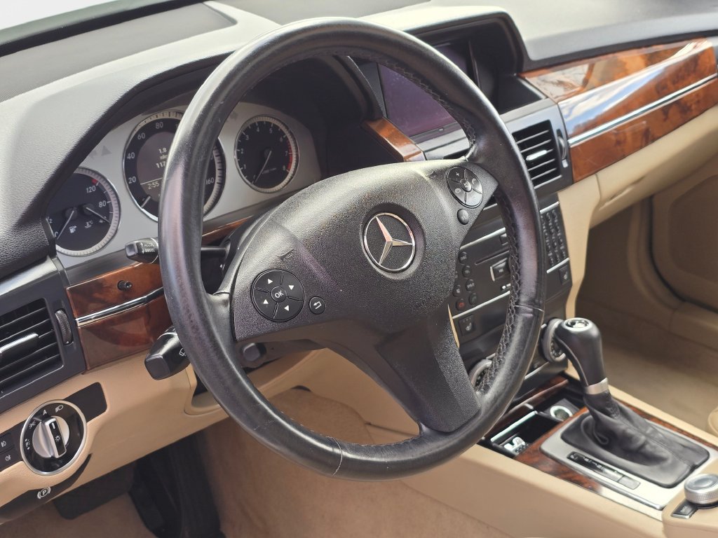 Used 2011 Mercedes-Benz GLK 350 2WD image 18