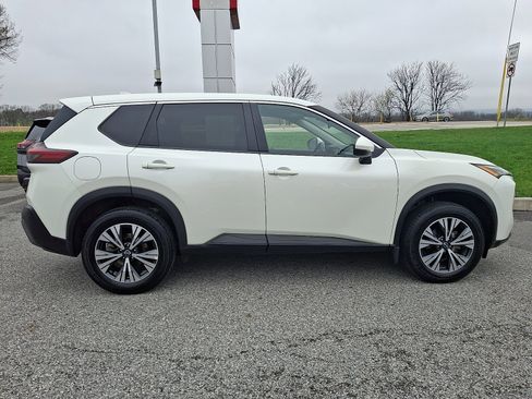 Certified 2022 Nissan Rogue SV AWD/4WD image 8