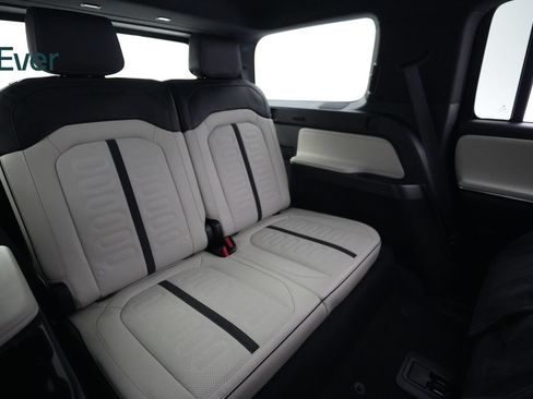 Used 2025 Rivian R1S Adventure AWD/4WD image 25